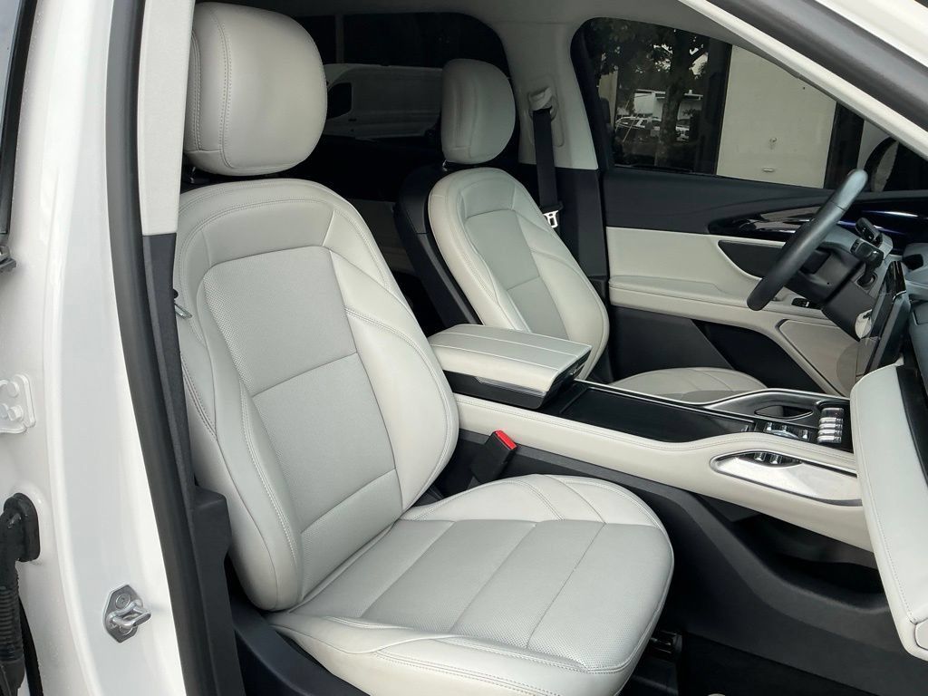Used 2026 Lincoln Nautilus Premier AWD/4WD image 21