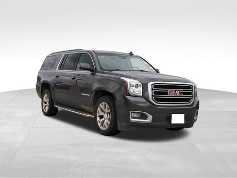Used 2019 GMC Yukon XL SLT image 1