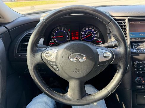 Used 2010 INFINITI FX35 AWD w/ Navigation Pkg image 12