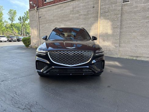 Used 2023 Genesis GV70 3.5T Sport w/ Sport Prestige Package AWD/4WD image 5