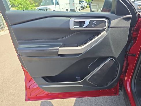 Certified 2023 Ford Explorer XLT w/ Equipment Group 202A AWD/4WD image 10