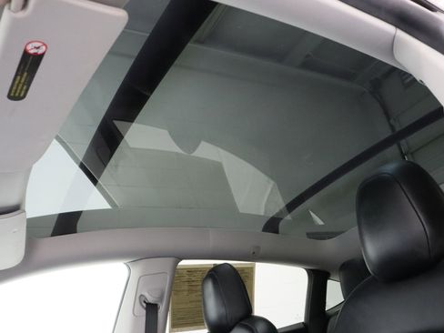 Used 2021 Tesla Model Y Performance image 39