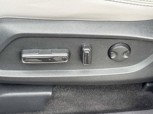 Used 2023 Honda Pilot Touring image 26