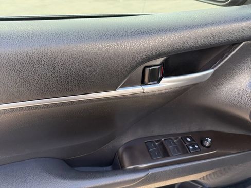 Used 2024 Toyota Camry SE FWD image 11
