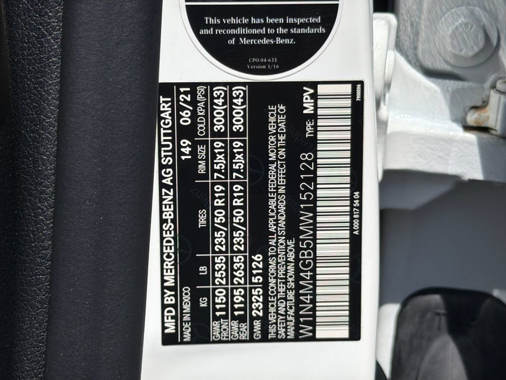 Used 2021 Mercedes-Benz GLB 250 w/ Premium Package image 35