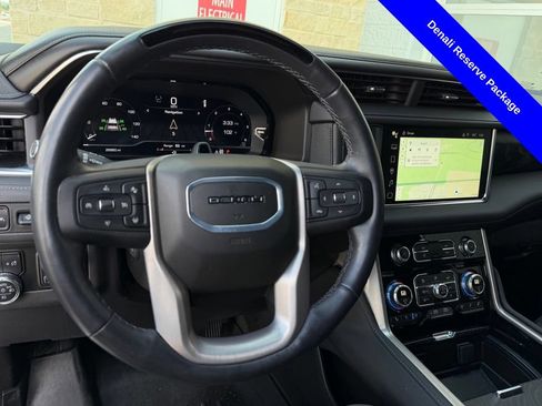 Used 2024 GMC Yukon Denali w/ Denali Reserve Package AWD/4WD image 12