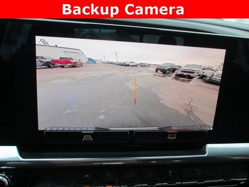 Used 2023 GMC Sierra 1500 SLT w/ SLT Convenience Package image 16