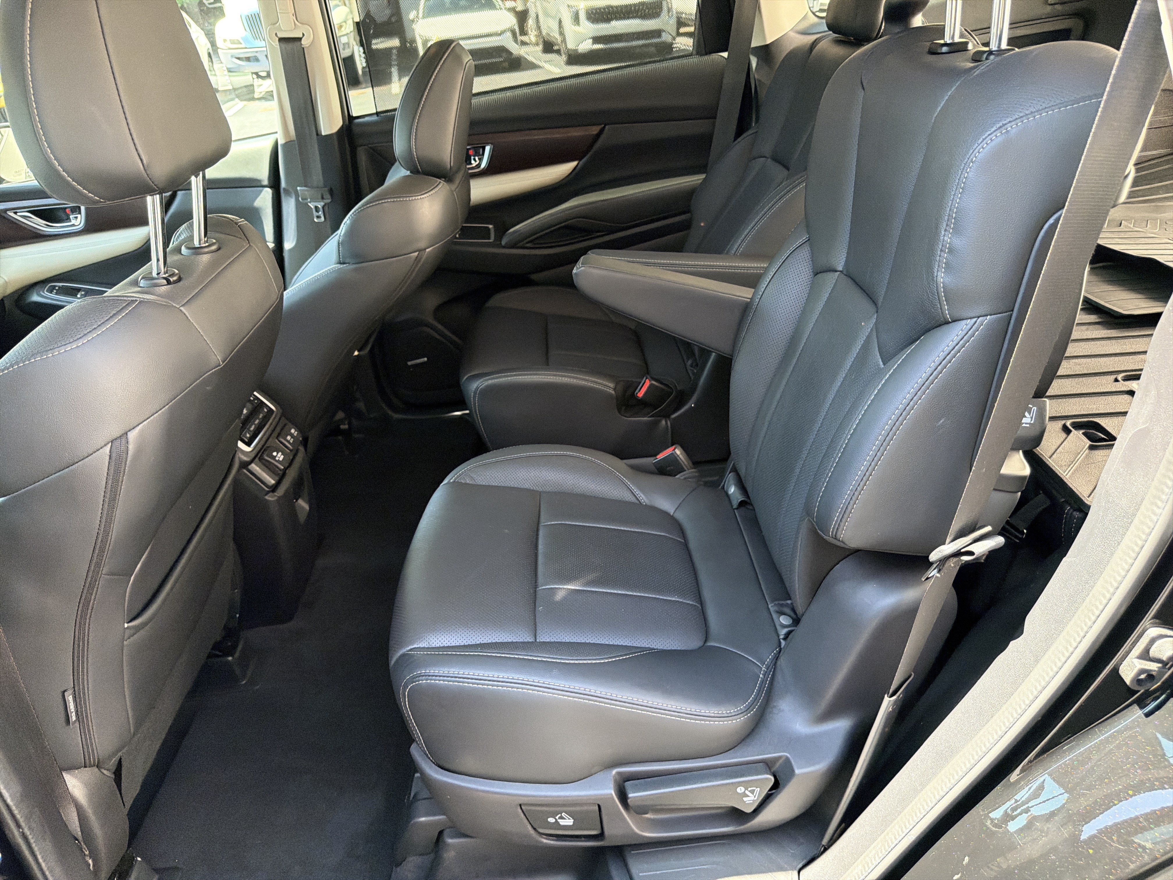Used 2022 Subaru Ascent Touring AWD/4WD image 21
