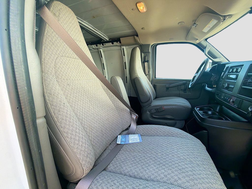Used 2025 Chevrolet Express 3500 Extended w/ Driver Convenience Package RWD image 23