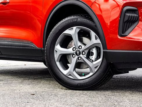 Used 2025 Ford Escape ST-Line image 2