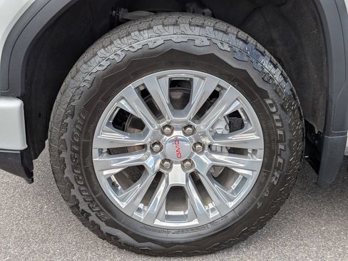 Used 2023 GMC Sierra 1500 Denali w/ Technology Package AWD/4WD image 10