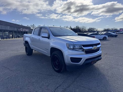 Used 2020 Chevrolet Colorado LT AWD/4WD image 2