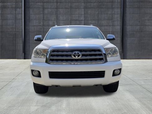 Used 2016 Toyota Sequoia Limited w/ Safety & Convenience Package RWD image 8