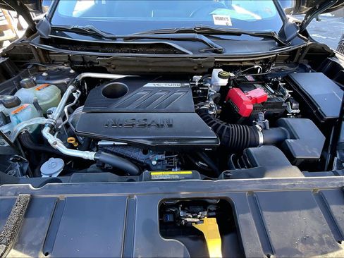 Used 2023 Nissan Rogue SV image 29