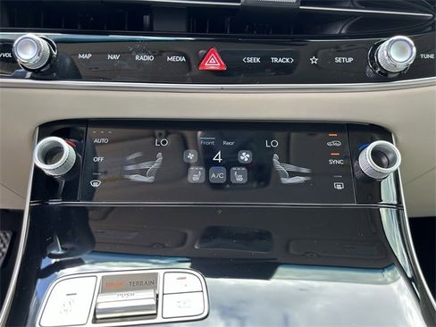 Used 2026 Genesis GV70 2.5T image 24