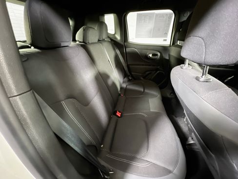 Used 2022 Jeep Renegade Altitude image 25