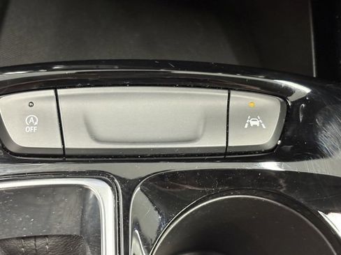 Used 2025 Chevrolet Trax LT image 26