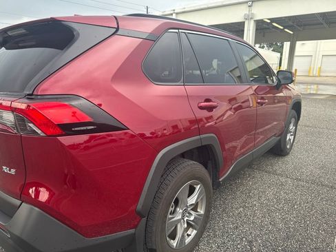 Used 2025 Toyota RAV4 XLE w/ Convenience Package FWD image 5