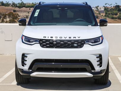 New 2025 Land Rover Discovery Dynamic SE