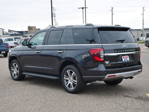 Used 2024 Ford Expedition Limited image 3