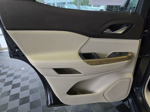 Used 2019 GMC Acadia Denali w/ Technology Package image 39