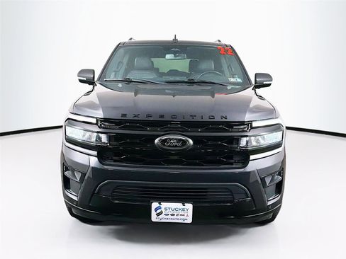 Used 2022 Ford Expedition Limited AWD/4WD image 2