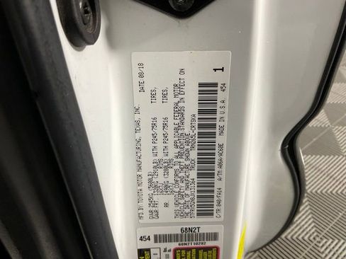 Used 2018 Toyota Tacoma SR image 25