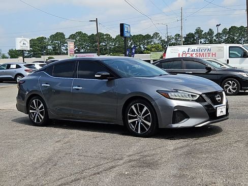 Used 2023 Nissan Maxima SV w/ Floor Mat Group FWD image 1