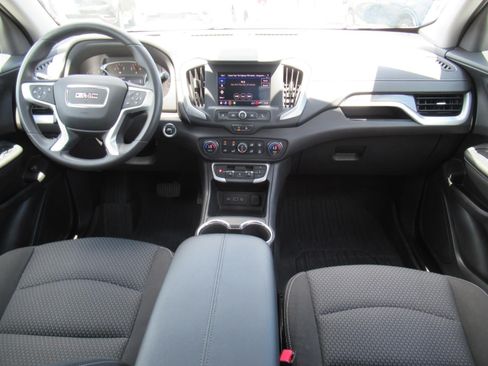 Used 2024 GMC Terrain SLE w/ Driver Convenience Package AWD/4WD image 12