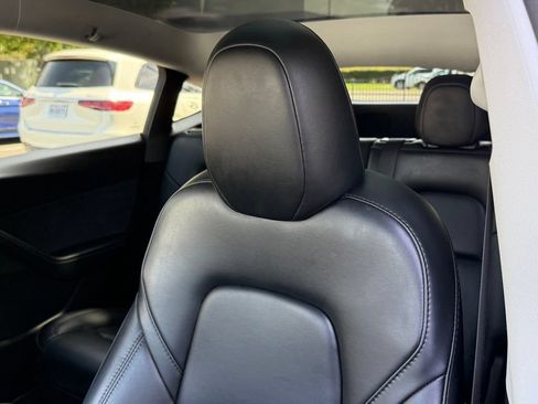 Used 2024 Tesla Model Y Long Range RWD image 2