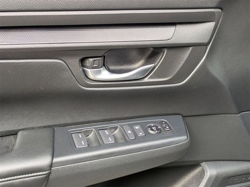 Used 2025 Honda CR-V LX image 13