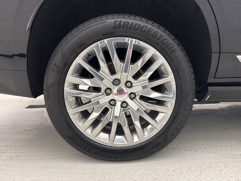 Used 2023 GMC Yukon Denali w/ Advanced Technology Package image 25