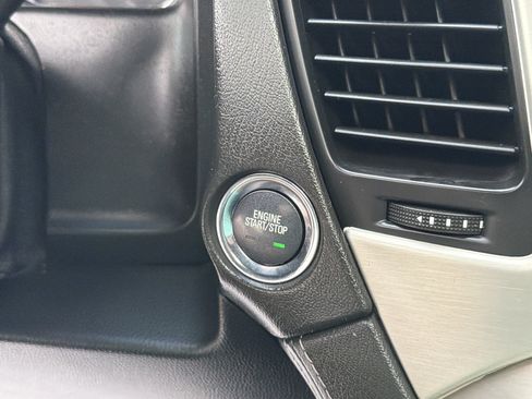 Used 2019 GMC Yukon XL Denali AWD/4WD image 23