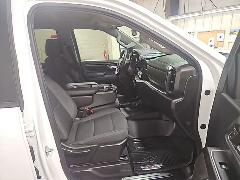 Used 2024 Chevrolet Silverado 2500 LT image 33