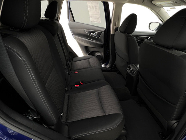 Used 2018 Nissan Rogue SV FWD image 14