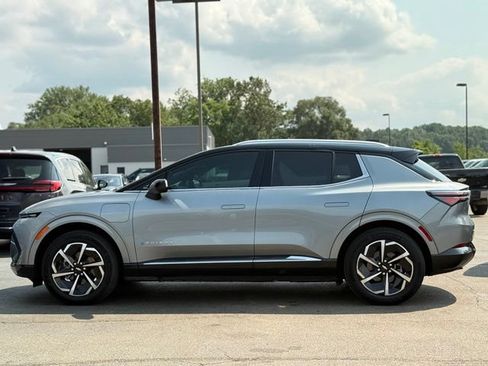 Used 2025 Chevrolet Equinox EV LT FWD image 41