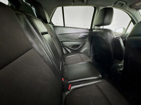 Used 2017 Chevrolet Trax LT w/ LT Convenience Package image 26