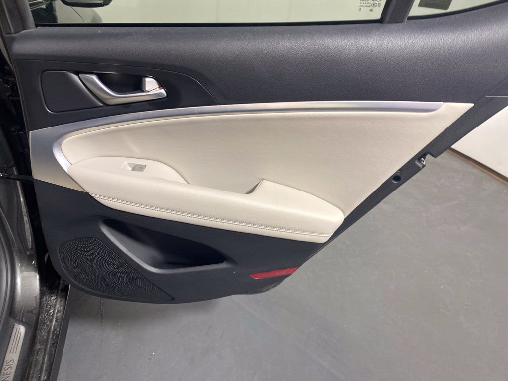 Used 2023 Genesis G70 2.0T AWD/4WD image 29