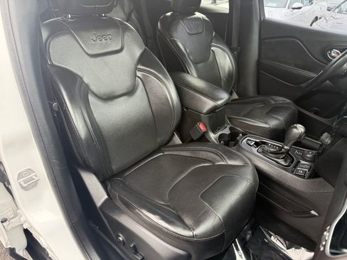 Used 2019 Jeep Cherokee Limited AWD/4WD image 28