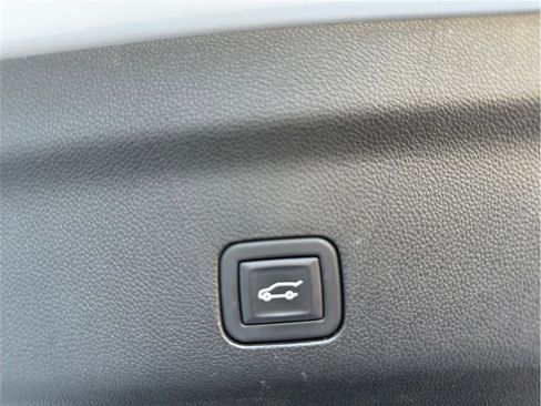 Used 2023 Cadillac Escalade ESV Sport Platinum w/ LPO, ONYX Package image 41