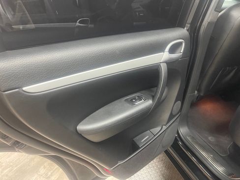 Used 2010 Porsche Cayenne GTS AWD/4WD image 27
