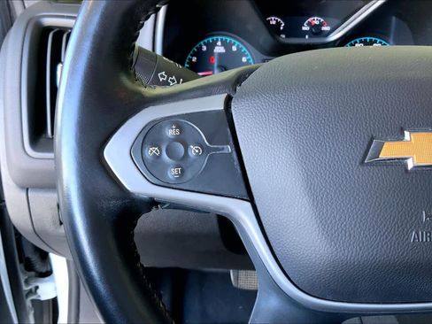 Used 2022 Chevrolet Colorado LT w/ Chrome Appearance Package image 22