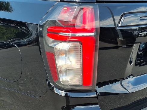 Used 2023 Chevrolet Tahoe Z71 w/ Luxury Package AWD/4WD image 9