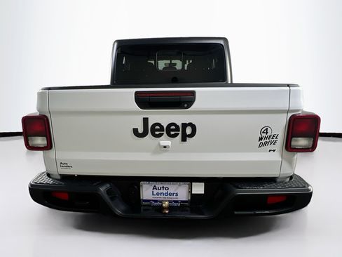 Used 2023 Jeep Gladiator Sport AWD/4WD image 6