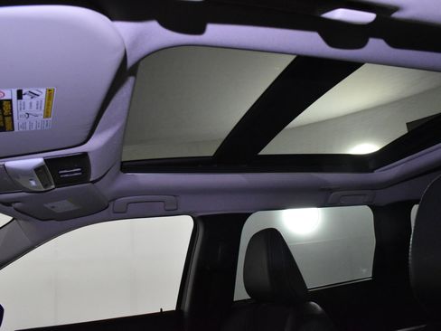 Used 2023 Mitsubishi Outlander SE image 39