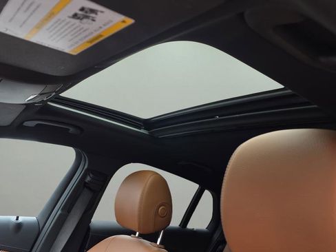 Used 2022 Mercedes-Benz GLC 300 4MATIC Coupe image 12