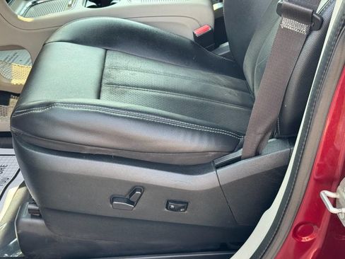 Used 2019 Dodge Grand Caravan SXT FWD image 22