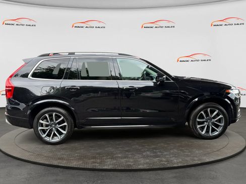 Used 2018 Volvo XC90 T5 Momentum w/ Convenience Package AWD/4WD image 6