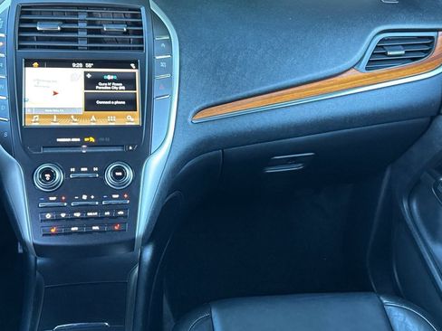 Used 2018 Lincoln MKC Select w/ Select Plus Package image 30