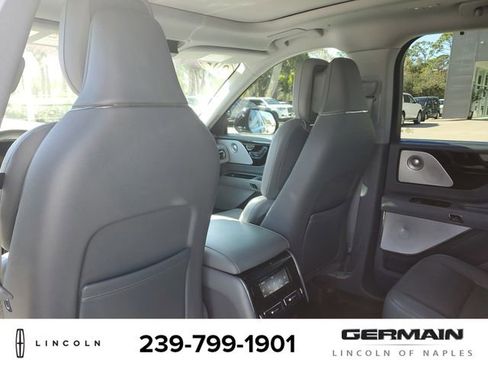 Used 2021 Lincoln Aviator Reserve w/ Equipment Group 202A image 21